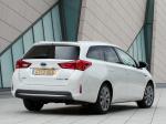 Toyota Auris Touring Sports Hybrid 2013 года (UK)